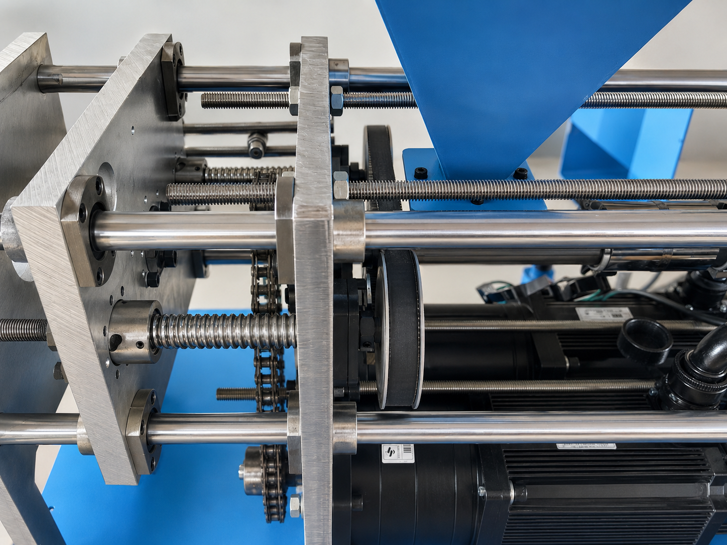 Desktop Injection Molding Machine X clamping unit for mold closing and opening
