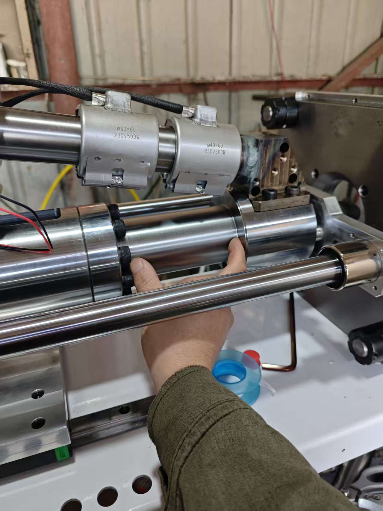 Ultra 2 desktop injection molding machine injection unit